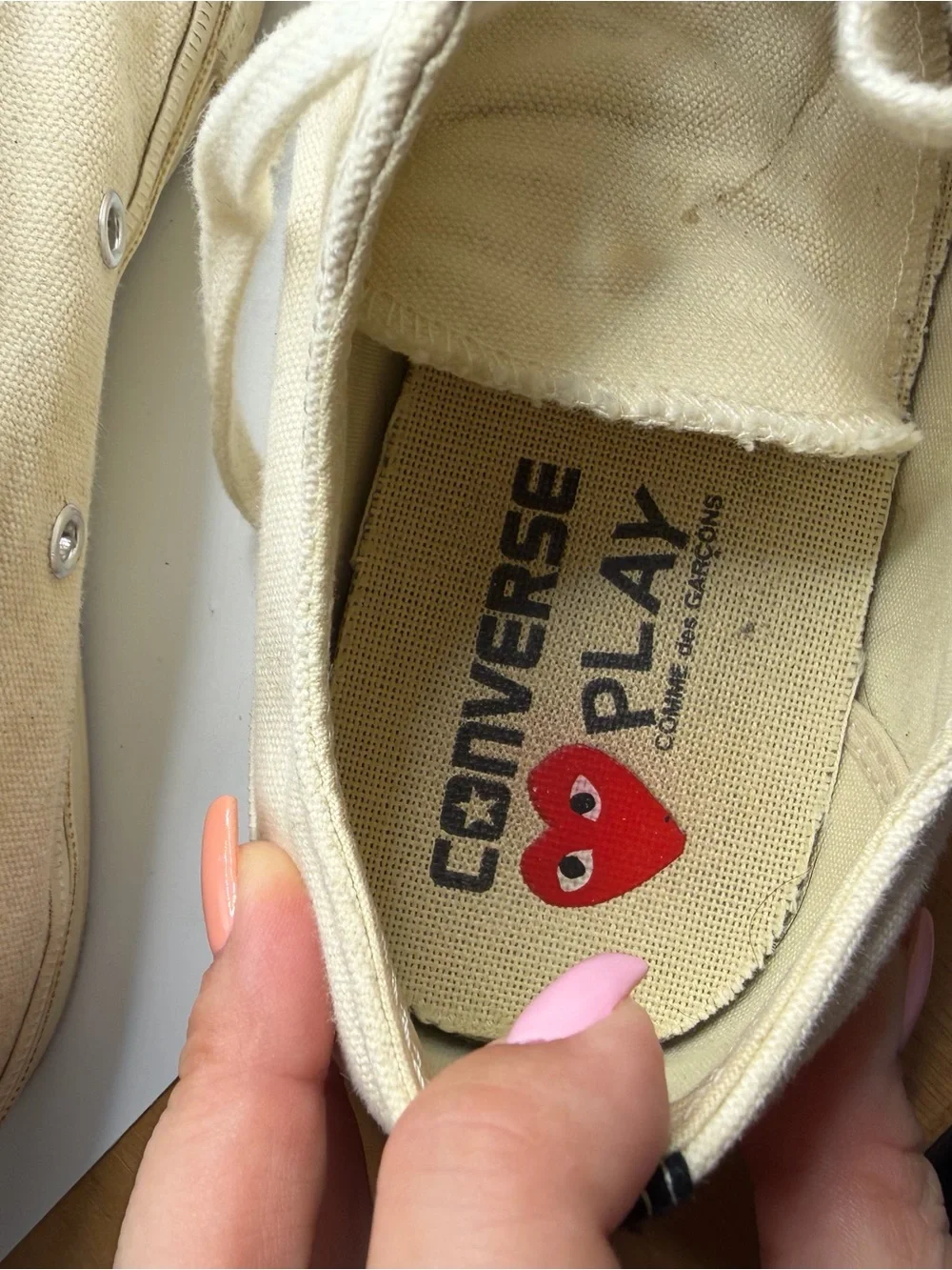 Comme des Garçons PLAY x Converse Off-White Low Top Sneakers Mens 8 Womens 10